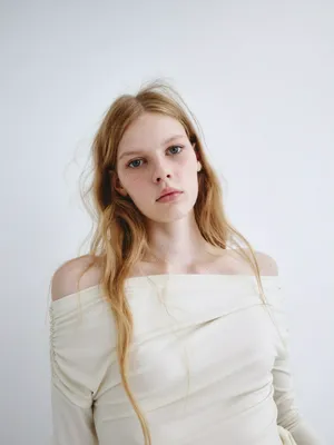 Топ со спущенным плечом SELA Young, арт. 2228