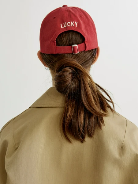 Бейсболка SELA с вышивкой Lucky, бордовый, арт. 43409