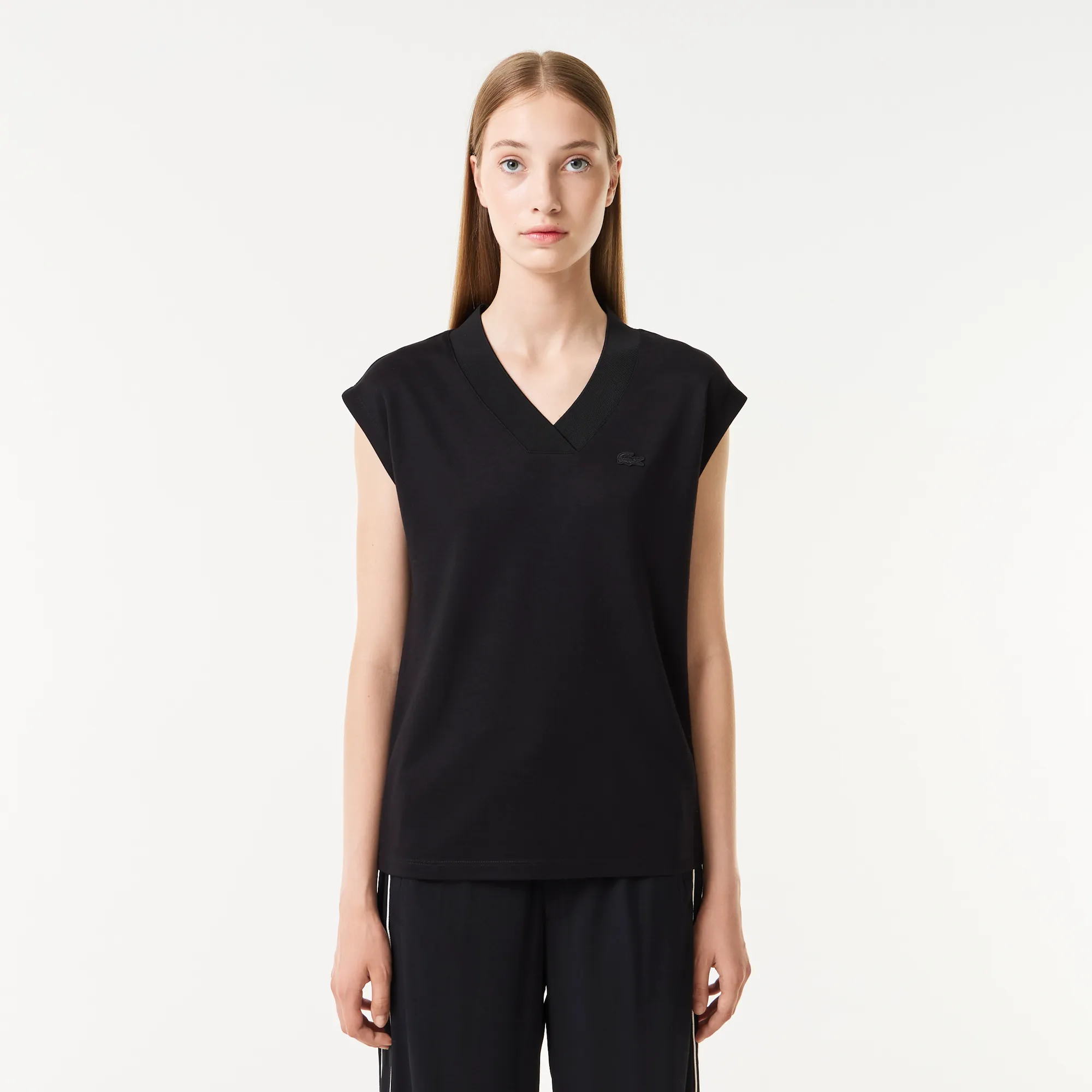 Женская футболка Lacoste Slim Fit с v-образным вырезом, черный, арт. TF0310