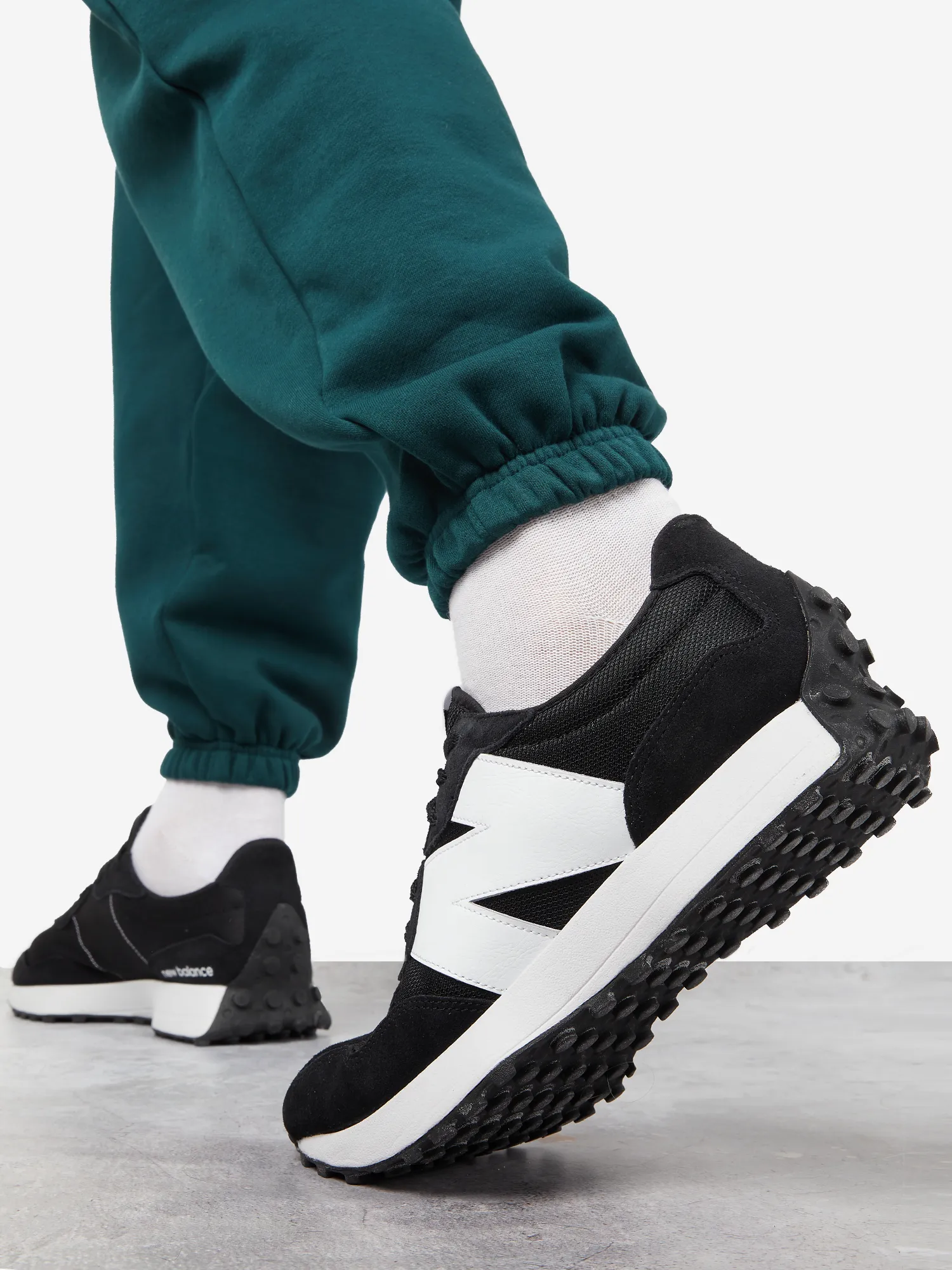 Кроссовки New Balance 327, черный, арт. MS327CBWN04