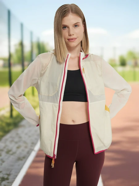 Ветровка Under Armour Trail Run, бежевый, арт. 1383358U0F-279