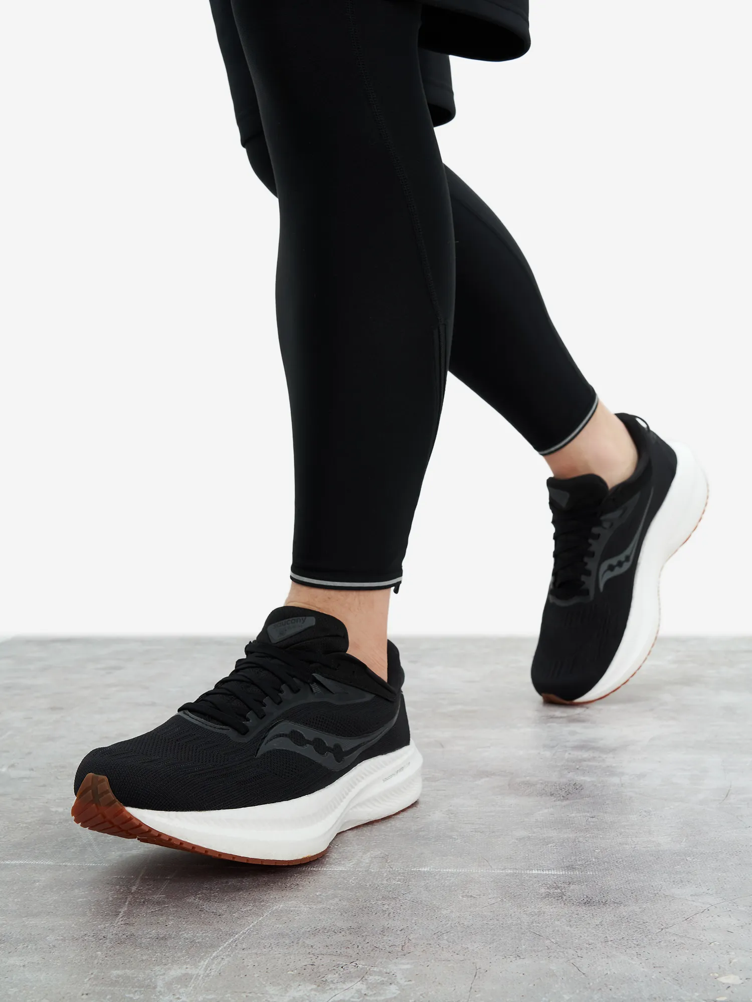Кроссовки мужские Saucony Triumph 21, черный, арт. S20881S3L-100