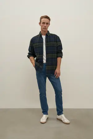 синий