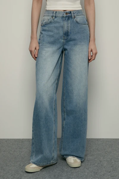 Джинсы loose fit Finn Flare, голубой, арт. FBE15007